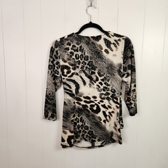 Frank Lyman Animal Print V-Neck Wrap Top Stretchy 3/4 Sleeves Size 6 Sexy Dressy - Picture 7 of 10